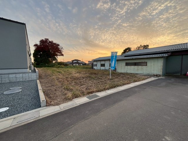 土地　坂戸市横沼　全３区画の前面道路含む現地写真|2025年10月05日撮影