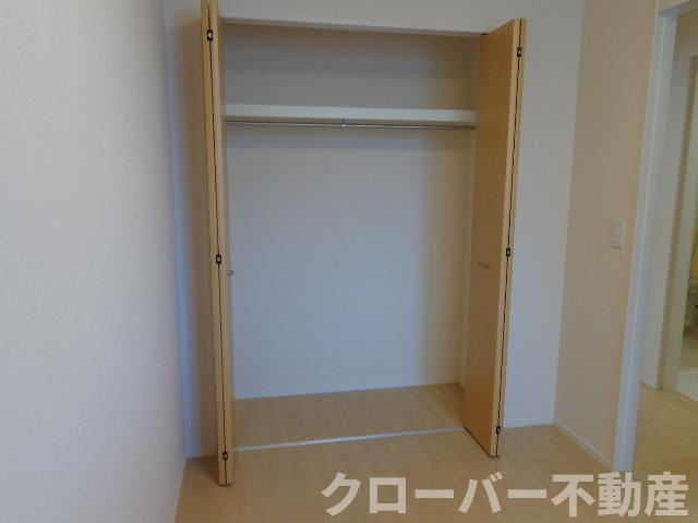 トライアングルの収納|クローゼット