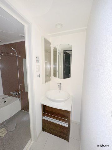 アーデン堺筋本町　仲介手数料無料の洗面所