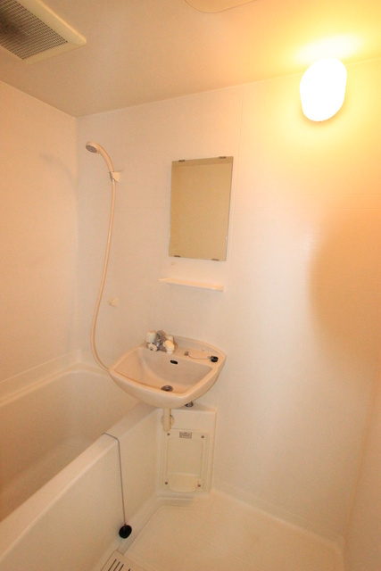 コーポメルベーユの浴室