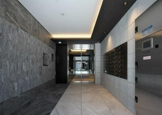 さいたま市浦和区北浦和１丁目の賃貸マンションのエントランス