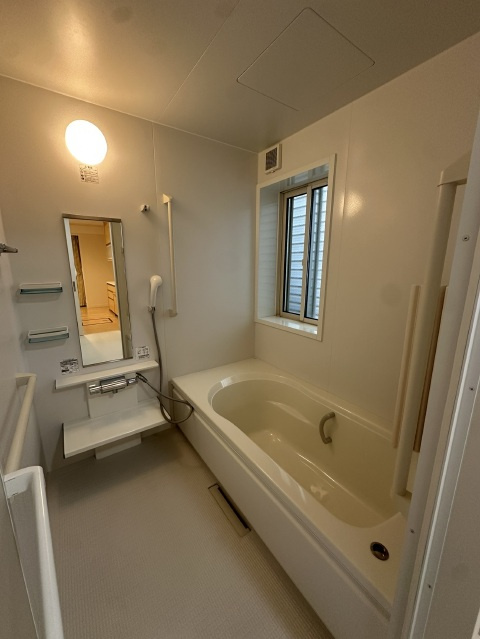 連島中央　売家の浴室|１坪サイズでゆったり過ごせるお風呂です