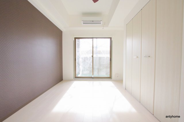 Luxe難波西3　仲介手数料無料の居間・リビング