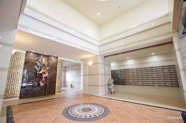 Luxe難波西3　仲介手数料無料のロビー