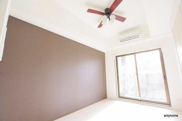 Luxe難波西3　仲介手数料無料の洋室