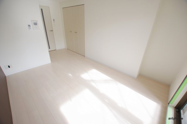 Luxe難波西3　仲介手数料無料の居間・リビング