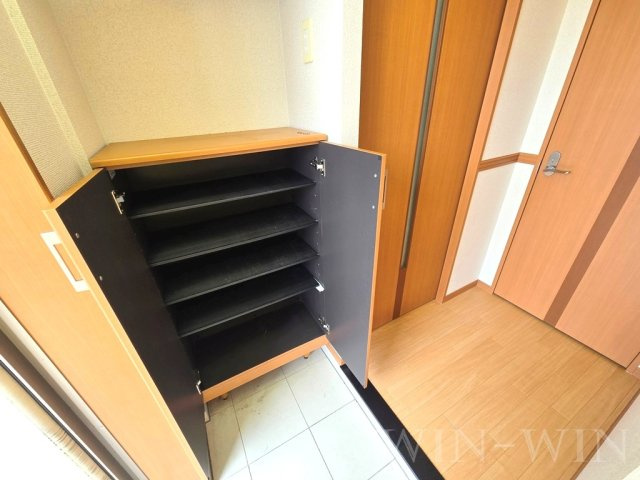 グラスフルール Aの玄関