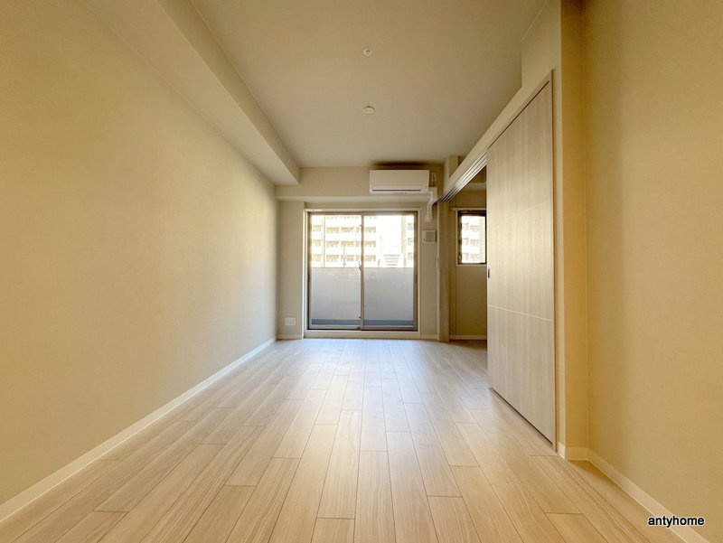 エスグランデ難波グランツ　仲介手数料無料の居間・リビング