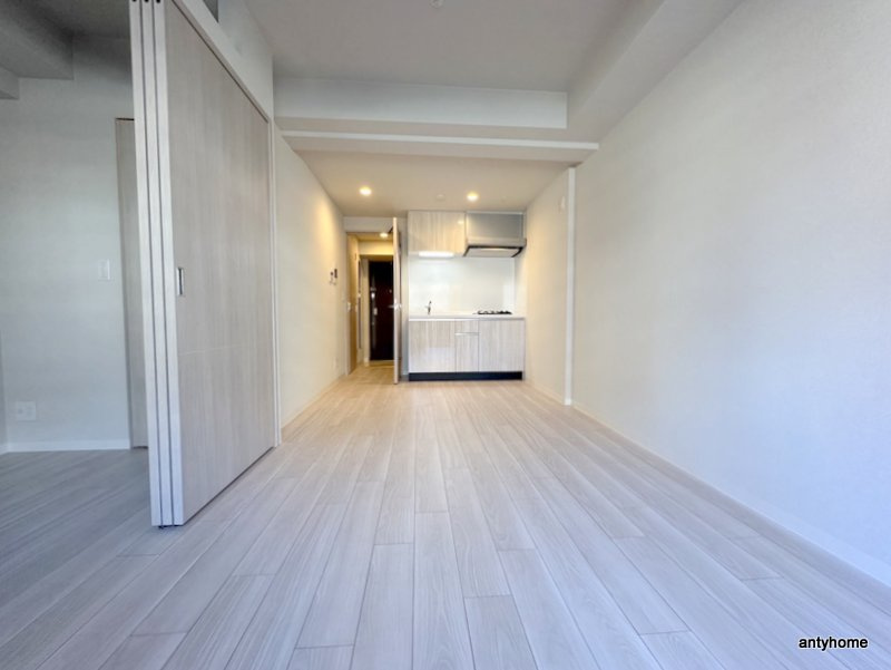 エスグランデ難波グランツ　仲介手数料無料の居間・リビング