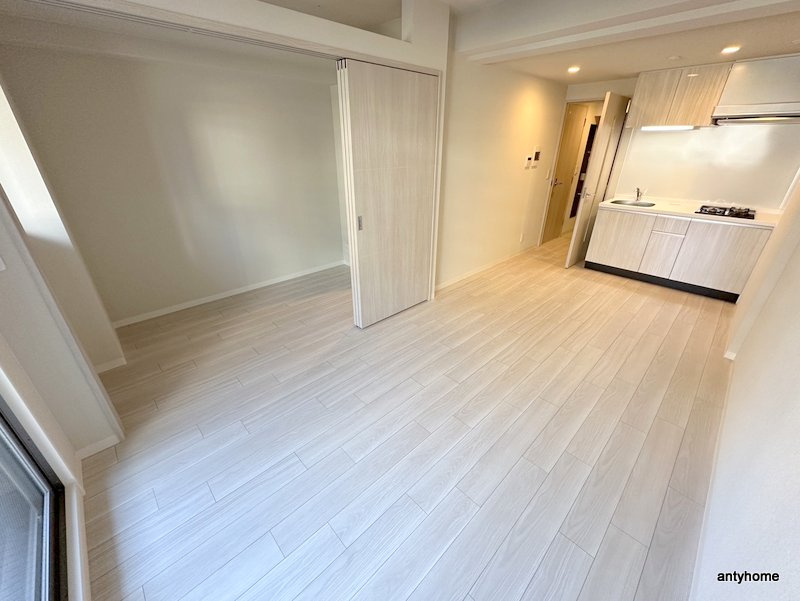 エスグランデ難波グランツ　仲介手数料無料の居間・リビング