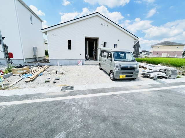 新築　前橋市青柳町第26　クレイドルガーデン　１号棟の駐車場|現地写真　駐車スペースは2台分可能です！
