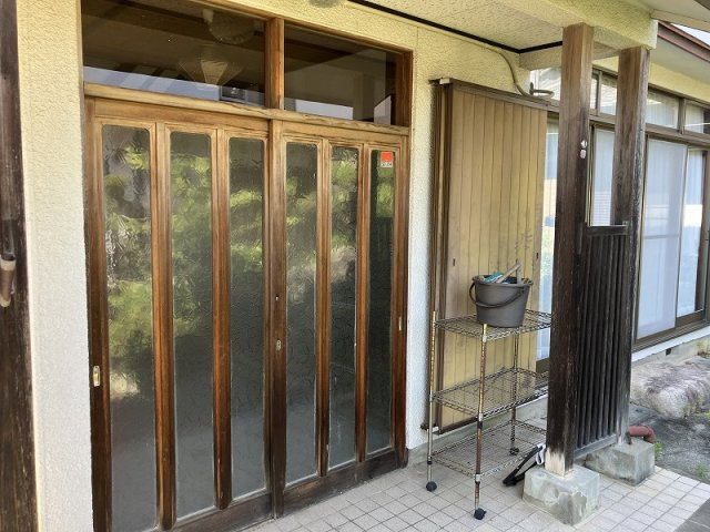 各務原市蘇原清住町４丁目の玄関