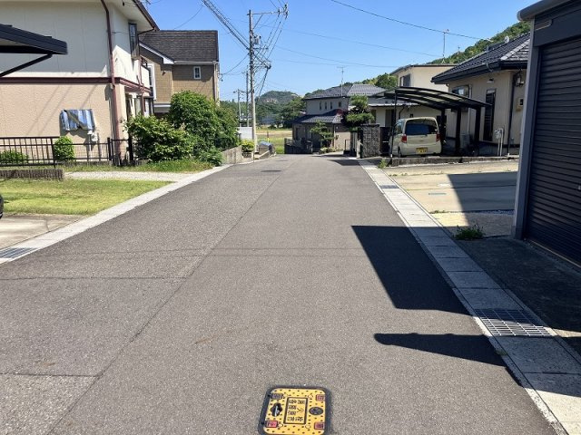 各務原市蘇原清住町４丁目の前面道路含む現地写真