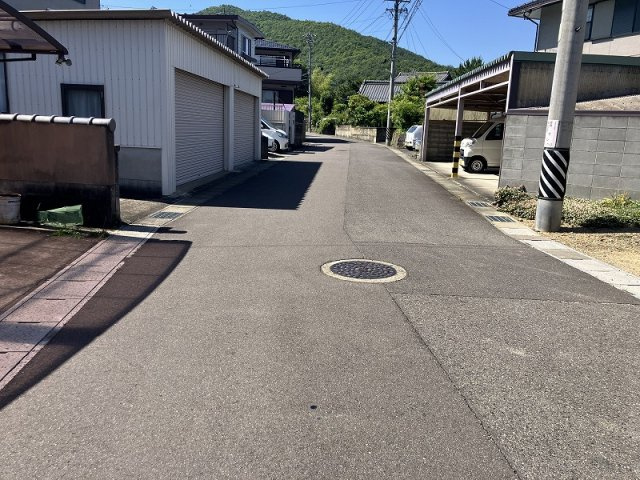 各務原市蘇原清住町４丁目の前面道路含む現地写真