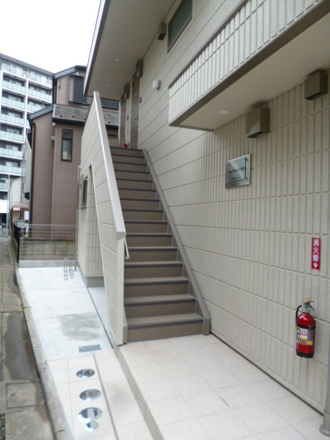 グラン　シャリオ南蒲田のエントランス|共用階段