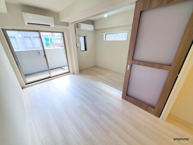 ミラージュパレス難波幸町　仲介手数料無料の居間・リビング