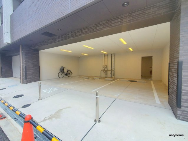 ミラージュパレス難波幸町　仲介手数料無料の駐車場