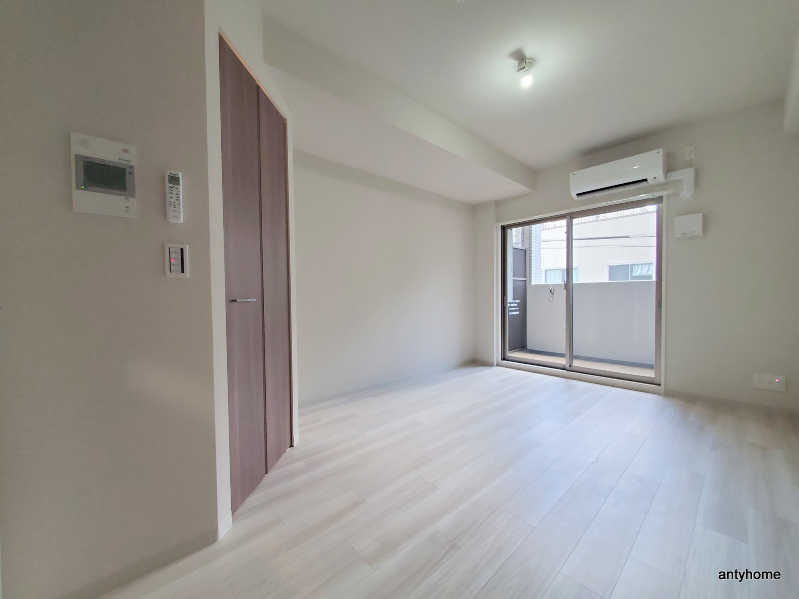 ミラージュパレス難波幸町　仲介手数料無料の居間・リビング