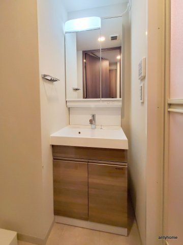 ミラージュパレス難波幸町　仲介手数料無料の洗面所