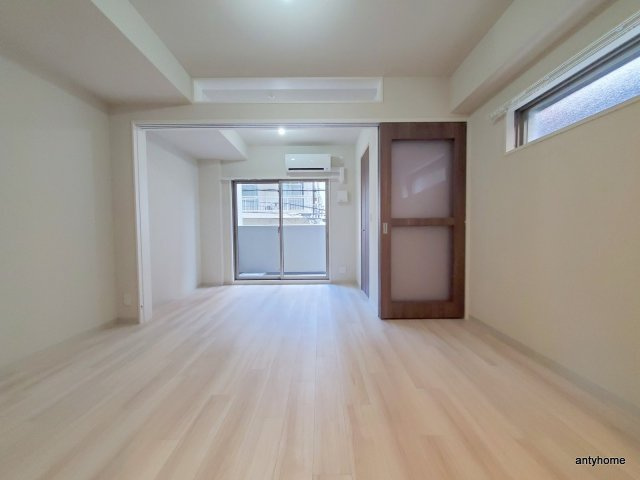 ミラージュパレス難波幸町　仲介手数料無料の居間・リビング