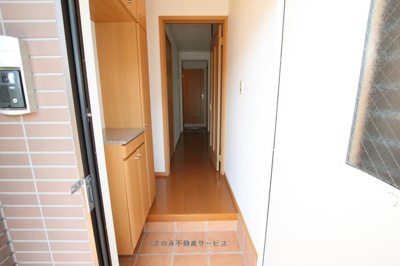 【玄関】 | パルフェ三隈Ｃ | 明るい玄関です
パルフェ三隈C棟　103号室　2022/6/3撮影