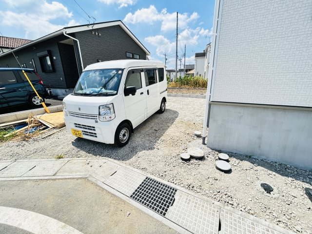 新築　前橋市青柳町第26　クレイドルガーデン　4号棟の駐車場|現地写真　駐車スペースは2台分可能です！
