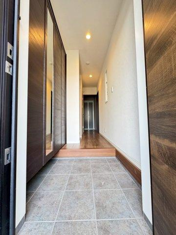 私部南3丁目　中古一戸建ての玄関|■物件内覧・資金計画相談・住宅ローン相談、リフォーム相談、お問合せ受付中■
※当日・翌日のご内覧、ご相談はお電話でのお問合せがスムーズです！