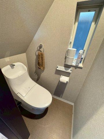 私部南3丁目　中古一戸建てのトイレ|温水洗浄便座
■物件内覧・資金計画相談・住宅ローン相談、リフォーム相談、お問合せ受付中■
※当日・翌日のご内覧、ご相談はお電話でのお問合せがスムーズです！