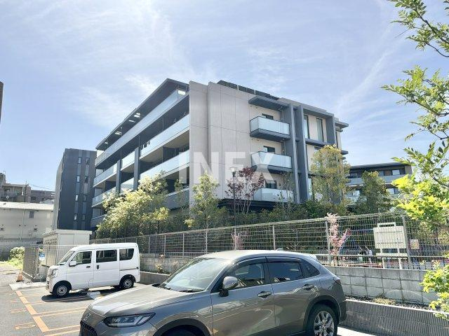 横浜市神奈川区片倉１丁目の賃貸マンションの駐車場