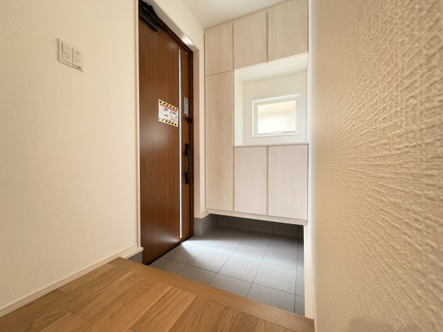 神戸市西区長畑町　新築戸建の玄関