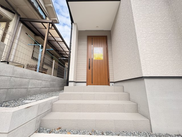 神戸市西区長畑町　新築戸建の玄関