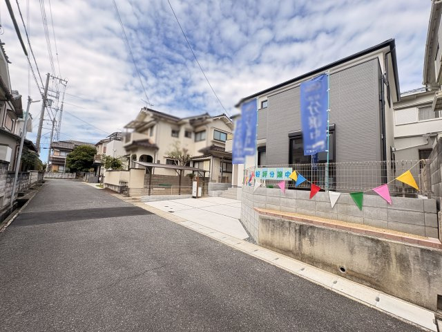 神戸市西区長畑町　新築戸建の前面道路含む現地写真