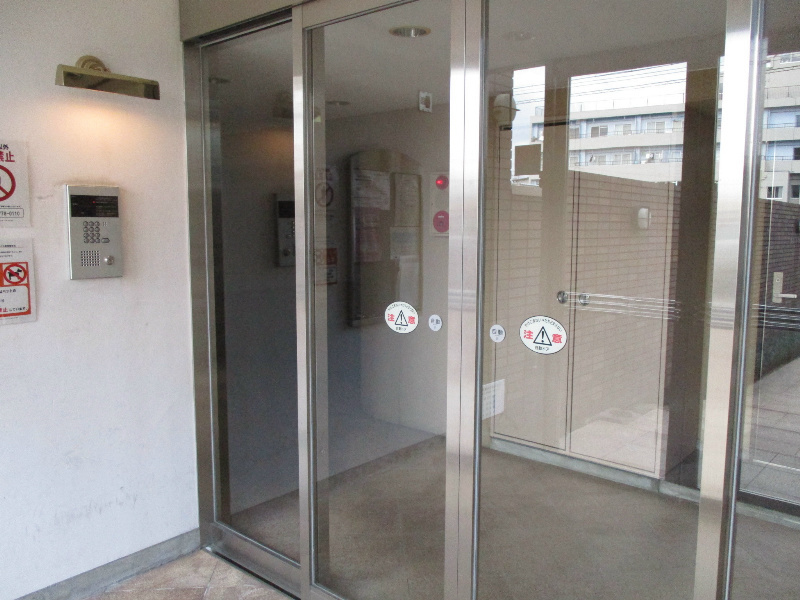 シャルマン高社のエントランス