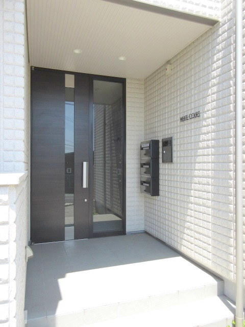 ＷＨＩＴＥ　ＣＯＵＲＴのエントランス|★オートロック★