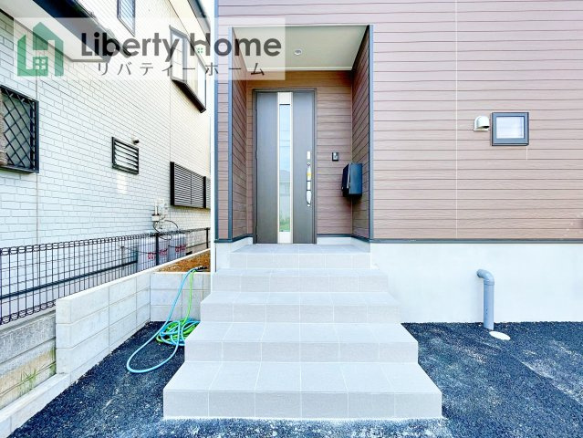 つくば市中別府第1　新築戸建のエントランス