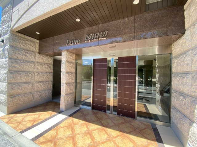 Luxe西田辺のエントランス