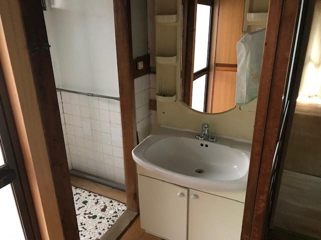 庄内町1丁目　中古戸建の独立洗面台