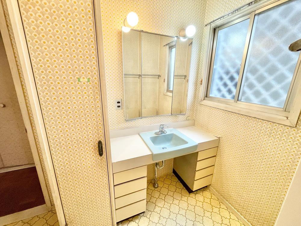 東香里2丁目　中古一戸建ての独立洗面台|シャワー付き洗面化粧台
■物件内覧・資金計画相談・住宅ローン相談、リフォーム相談、お問合せ受付中■
※当日・翌日のご内覧、ご相談はお電話でのお問合せがスムーズです！