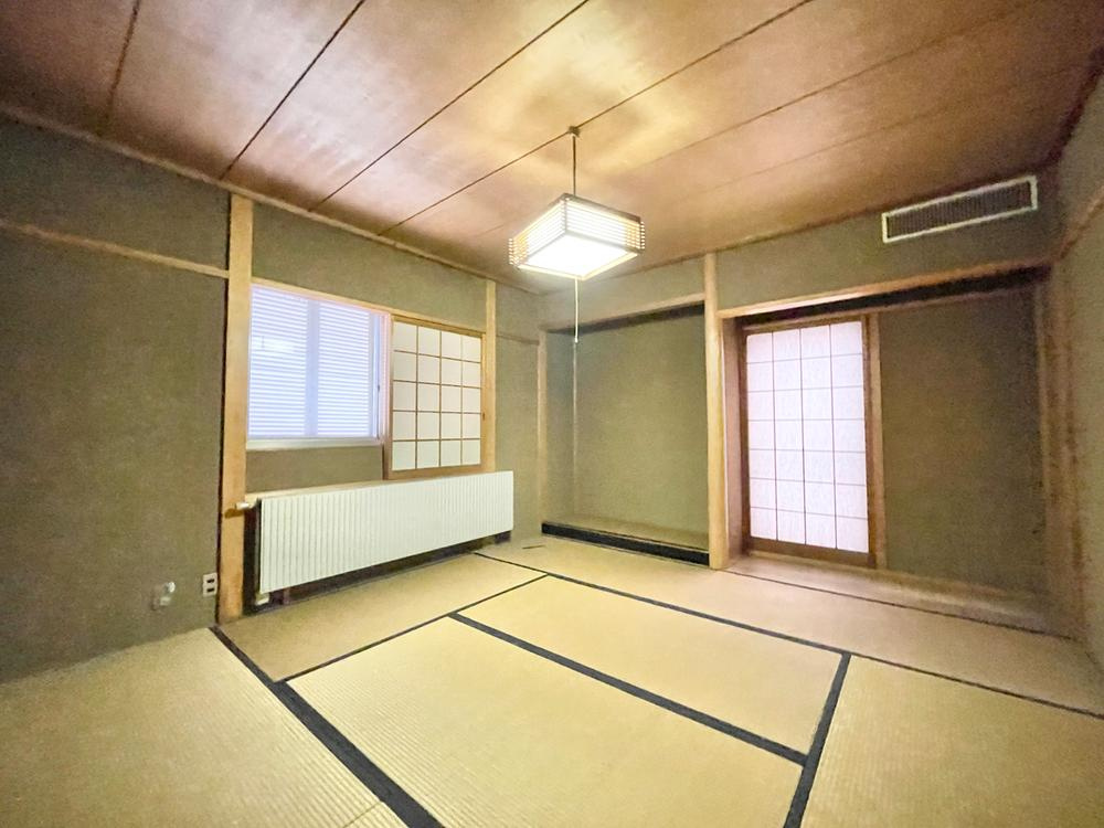 東香里2丁目　中古一戸建ての和室|和室8.0帖
■物件内覧・資金計画相談・住宅ローン相談、リフォーム相談、お問合せ受付中■
※当日・翌日のご内覧、ご相談はお電話でのお問合せがスムーズです！