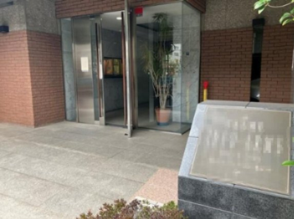 カルムインフォアームズ東京コアのエントランス