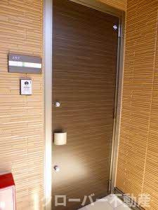 シャーメゾン善通寺町 B棟のエントランス