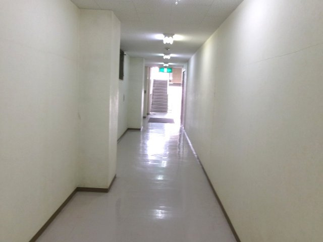 ユタカ第2ビルのロビー