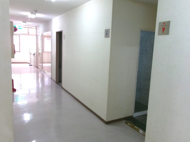 ユタカ第2ビルのロビー