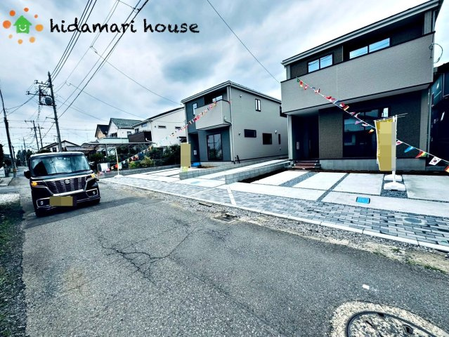 見沼区大和田町1期　新築戸建　アーバンスタイル01の前面道路含む現地写真