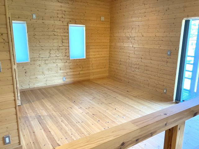 栃江　中古戸建　3LDKの洋室|階段を上がると間仕切りのないフリースペースがあります。趣味のスペースにぴったりです。