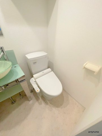セレニテ本町グランデ　仲介手数料無料のトイレ