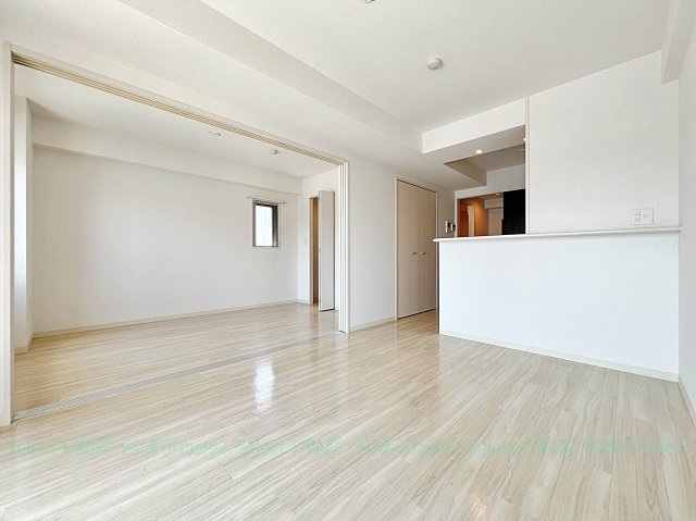 ステーションウエストタワーの居間・リビング
