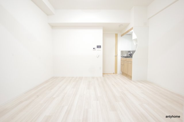 セレニテ京橋クレア　仲介手数料無料の居間・リビング