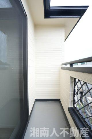 藤沢市鵠沼藤が谷４丁目１９－１９戸建てのバルコニー|広々としたバルコニーです