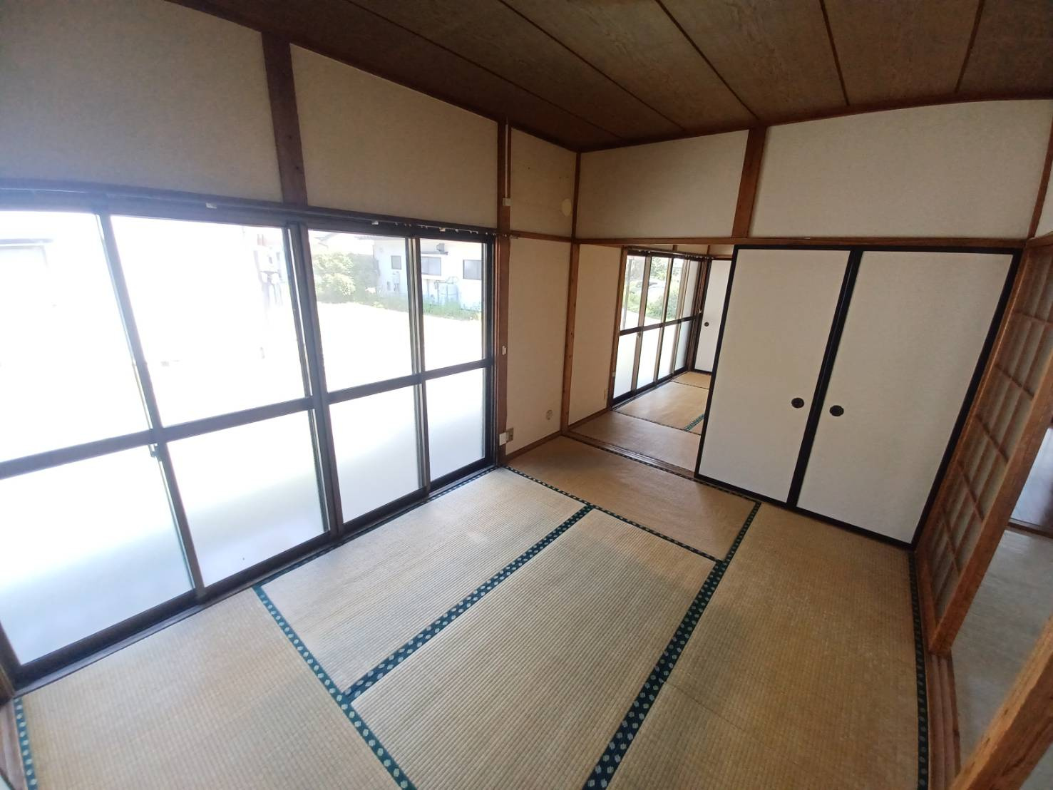 みどり宅建寺前貸家の和室